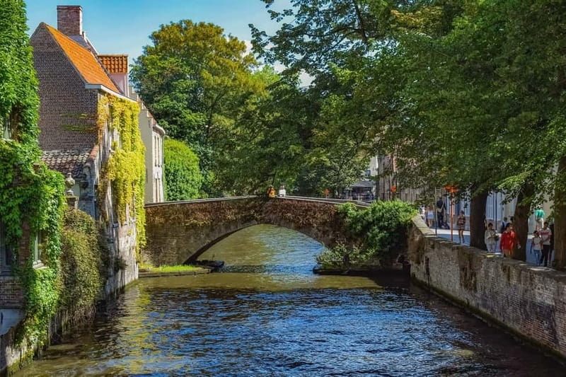 From Amsterdam: Private Sightseeing Tour to Bruges - Why Bruges Works as a Long Day from Amsterdam