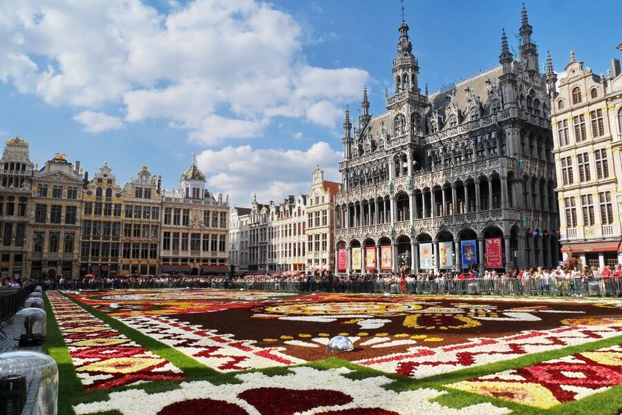From Amsterdam: Private Sightseeing Tour to Brussels - Grote Markt and the old city center