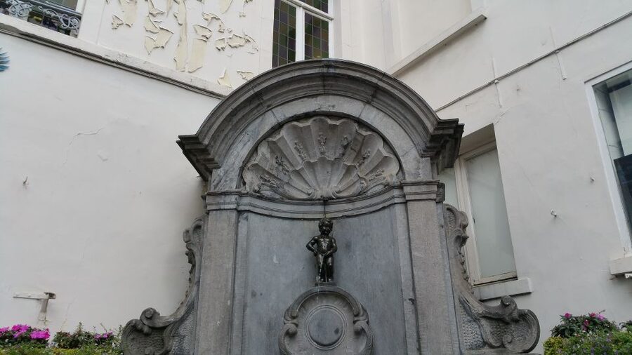 From Amsterdam: Private Sightseeing Tour to Brussels - Pickup in Amsterdam and the long road south