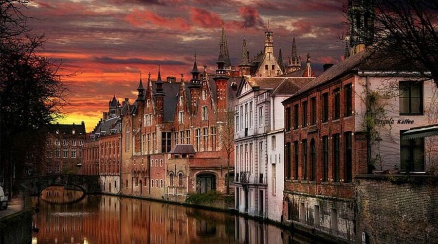 From Brussels: Bruges Day Trip with Boat Tour Option (ENG) - Gruuthuse, the Dijver Canal, and Rozenhoedkaai