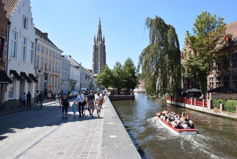 From Brussels: Bruges Private Tour - The Lake of Love and the canal option