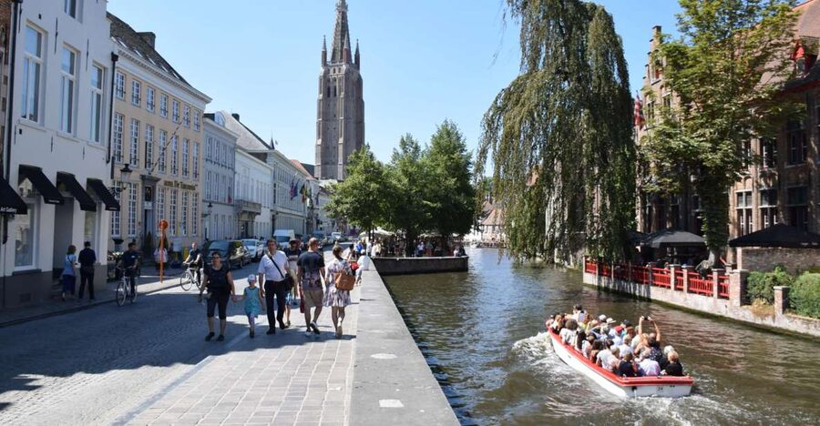 From Brussels: Bruges Private Tour - From the old city wall park to the medieval center