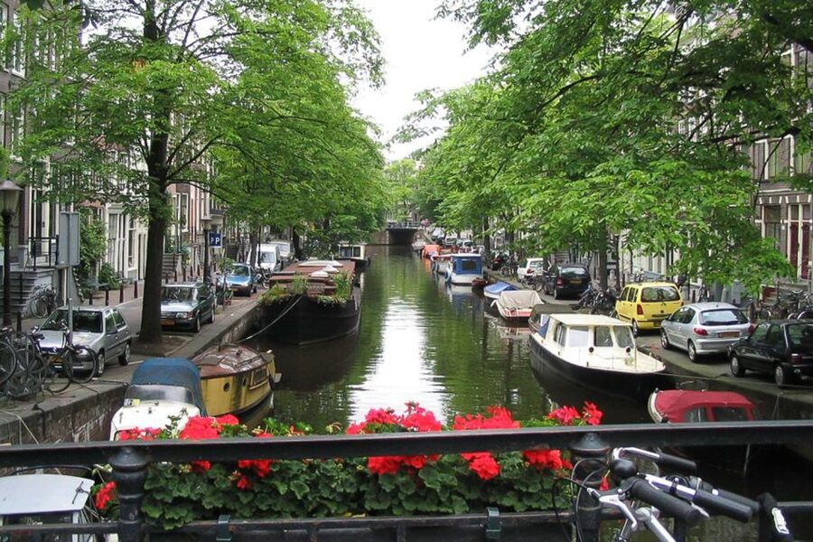 From Brussels: Cheese, Clogs & Windmills Amsterdam Day Trip - Three and a half hours in Amsterdam