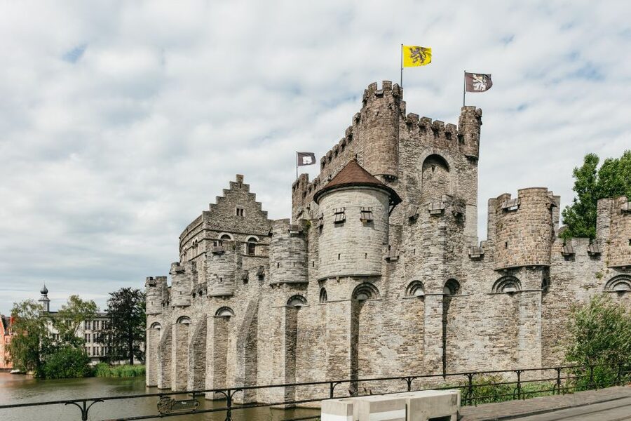 From Brussels: Guided Day Trip to Bruges and Ghent - The guide and radio system shape the experience