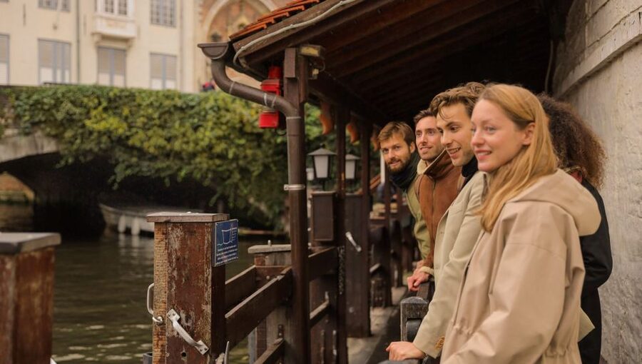From Paris: Day Trip to Bruges with Optional Seasonal Cruise - Eating Belgian specialties without wasting the afternoon