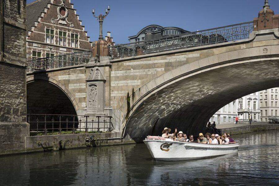 Ghent: 40-Minute Historical Boat Tour of City Center - Setting out from Graslei 4