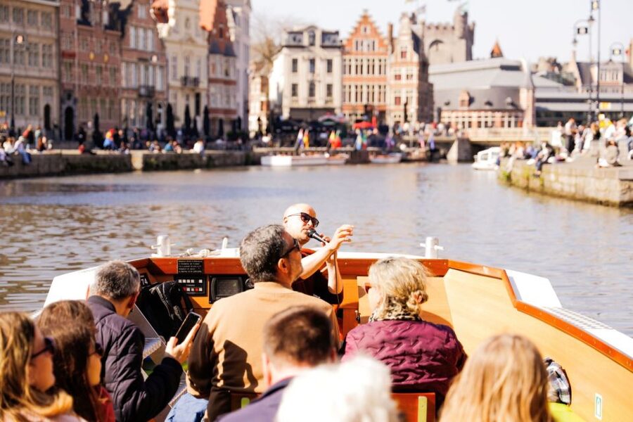 Ghent: 40 Minute Medieval Center Guided Boat Tour - Churches, monasteries, and the Princes’ Court