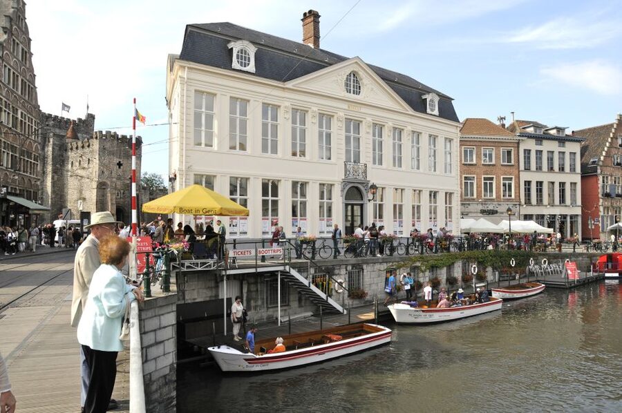 Ghent: 50-Minute Medieval Center Guided Boat Trip - Guildhalls and the working city