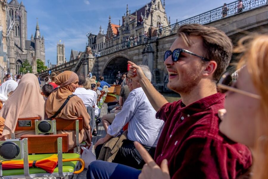 Ghent: 50-Minute Medieval Center Guided Boat Trip - Gravensteen and the Princes’ Court