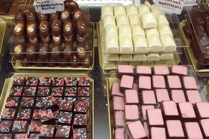 Ghent Chocolate Tasting and Sightseeing Tour - Art, walls, and Ghent’s creative side