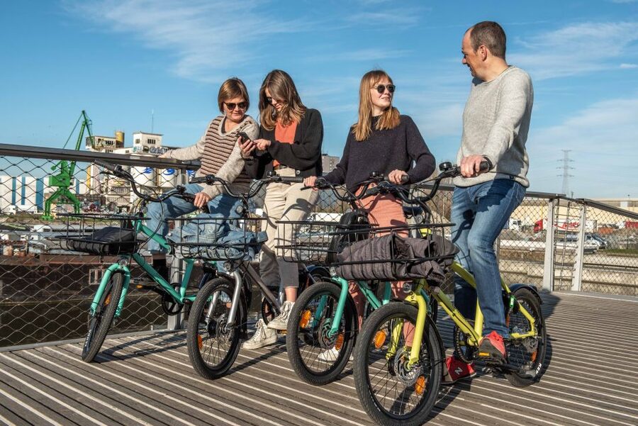 Ghent: City Highlights and Hidden Gems Guided Bike Tour - The guide’s role is worth the price