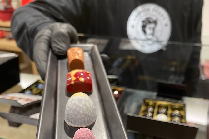 Ghent: Famous Belgian Chocolate Walking Tour with Tastings - What the guides add to the experience
