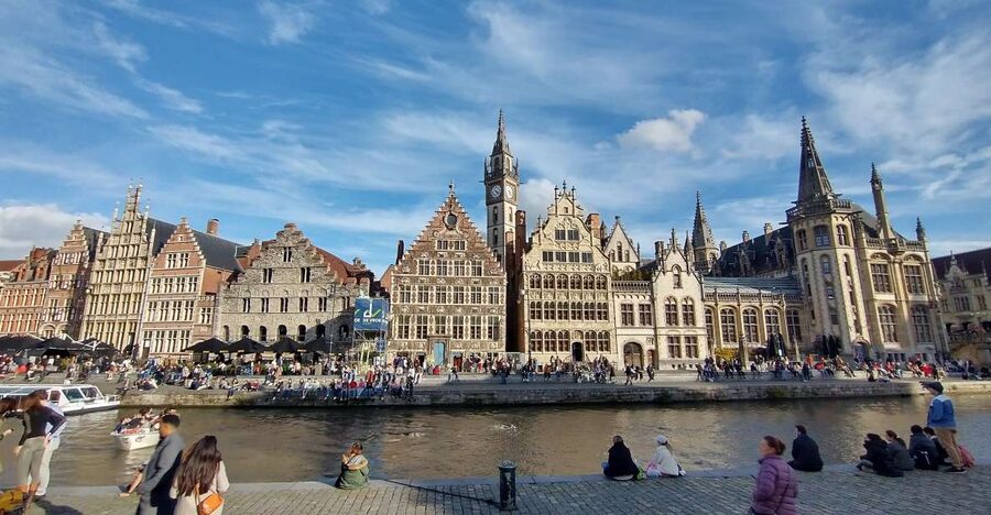 Ghent: Guided City Highlights Walking Tour with Light Meal - Choosing between the three meals