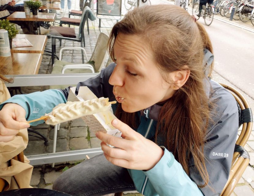 Ghent: Guided City Tour with Food Tastings - Belgian classics with enough food for lunch