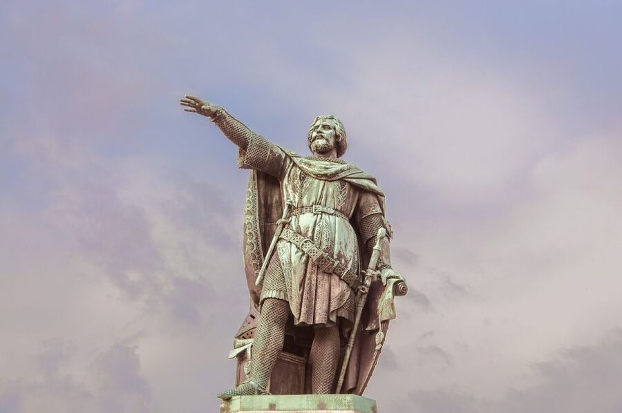 Ghent: Guided Walking Tour and Canal Boat Trip - Starting beneath Ghent’s three towers