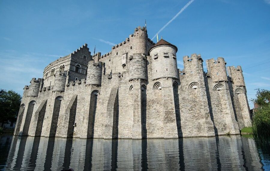 Ghent: Private Historical Highlights Walking Tour - Key points at a glance