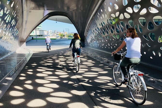 Guided Bike Tour: 2 Hours Highlights of Antwerp - Street riding and the value of a local guide