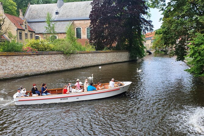 Guided boat trip and walk - Gruuthuse Palace and De Halve Maan’s beer pipeline