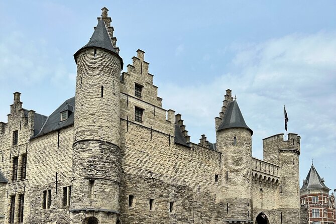 Guided E-kickscooter tour: The big five of Antwerp - The Museum of Fine Arts and Antwerp’s southern side