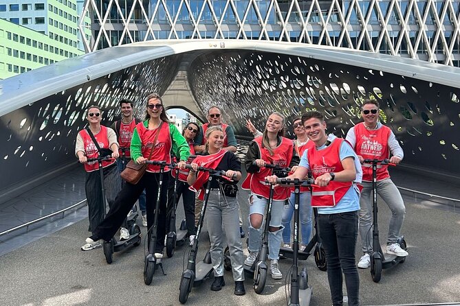 Guided E-kickscooter tour: The big five of Antwerp - A stylish boulevard and Antwerp’s green spaces