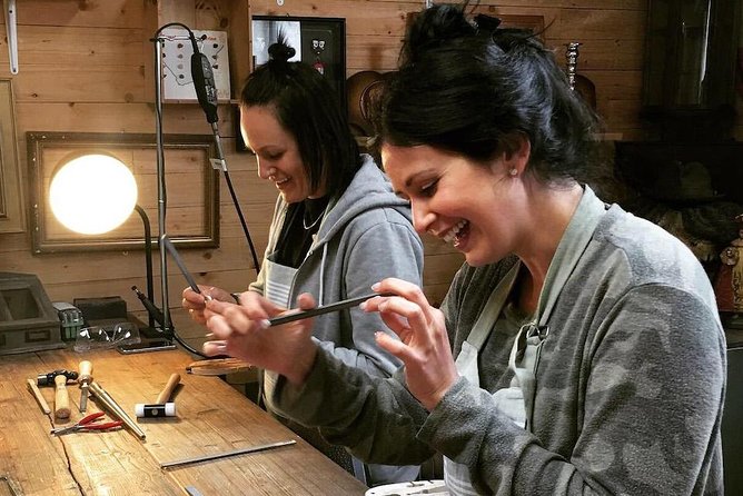 Handcraft your own silver ring in Bruges - Adding texture and choosing the finish