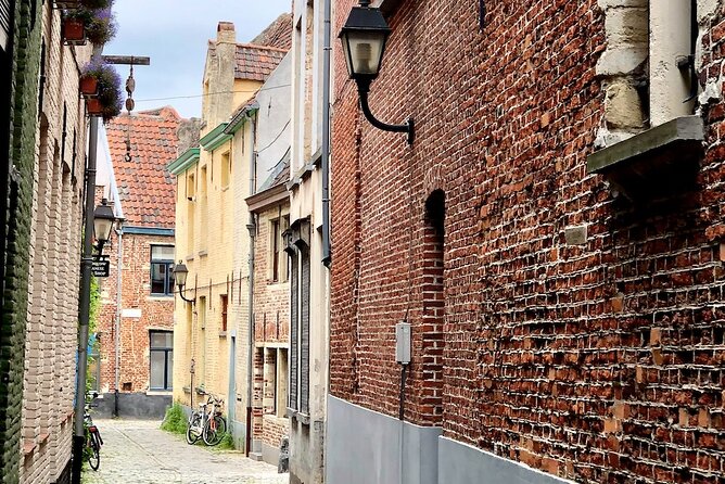 Historic Highlights, by a local guide - Following the Leie and Schelde to Ghent’s beginnings