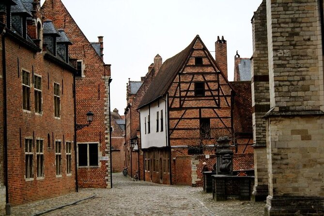 Leuven: City Walk with Audio Guide in 7 Languages on your Phone - A self-guided way to get to know Leuven