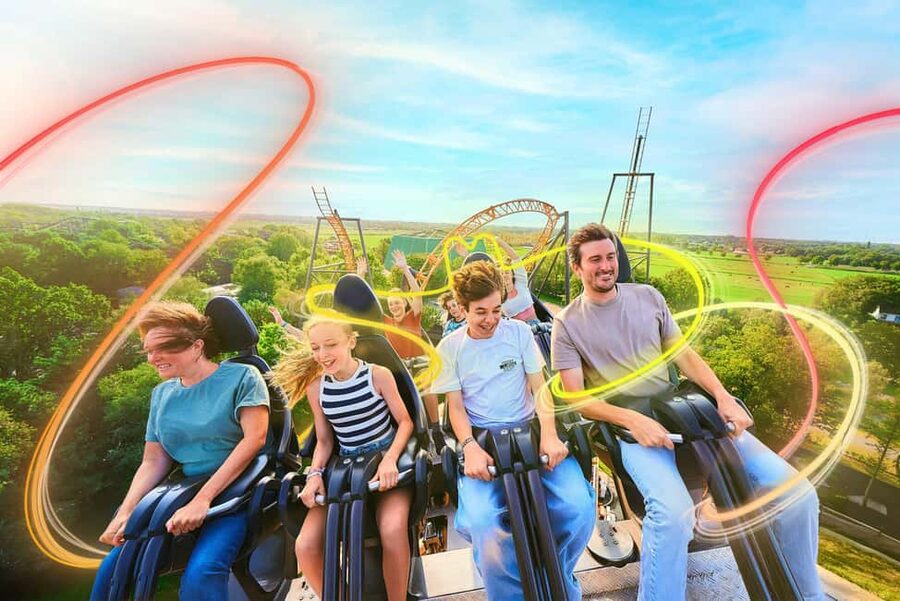 Lichtaart: Bobbejaanland Entry Ticket - Five water attractions for a change of pace