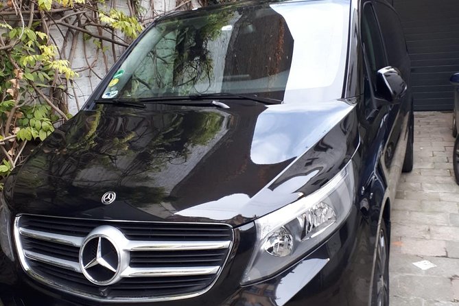 Luxury Minivan from Charleroi airport to the city of Brussels - Who should book this transfer?