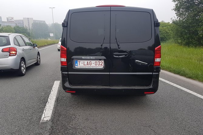 Luxury Minivan from Charleroi airport to the city of Brussels - The ride into Brussels in a private minivan