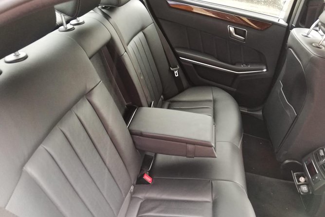 Luxury vehicle from Brussels airport to the city of Brussels - The executive sedan and the human touch