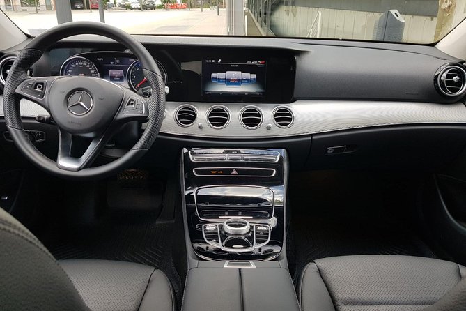 Luxury vehicle from Brussels airport to the city of Brussels - The return trip from Brussels to Zaventem