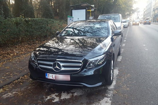 Luxury vehicle from Brussels airport to the city of Brussels - Who will get the most from this transfer?