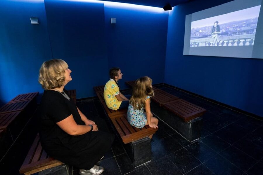 Mons : The Van Gogh House - Starting in the garden and renovated pavilion