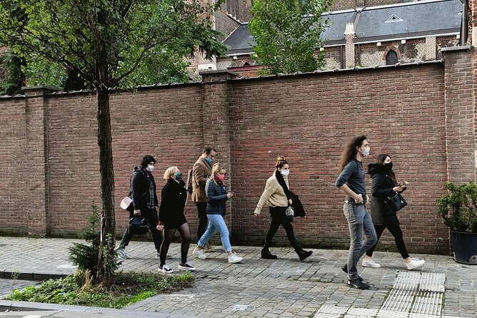 Outdoor Escape Game with drinks in Brussels - Following the GPS clues through central Brussels
