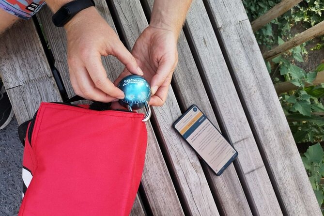Outdoor Escape Game with drinks in Brussels - English, French, or Dutch play