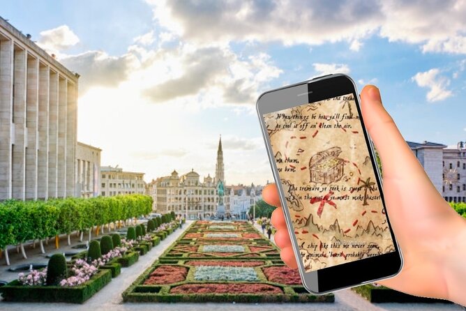 Outdoor Escape Game with drinks in Brussels - The backpack, smartphone, and team competition