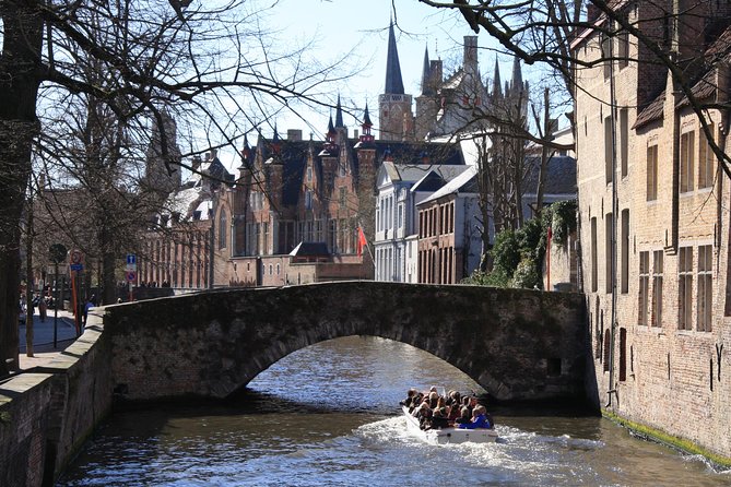 Photo Tour "Jan van Eyck" - The Burghers’ Lodge begins the story