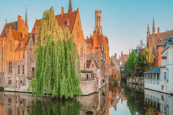 Private Arrival Transfer from Brussels Airport to Bruges with Business car - Finding the chauffeur at Java Coffee