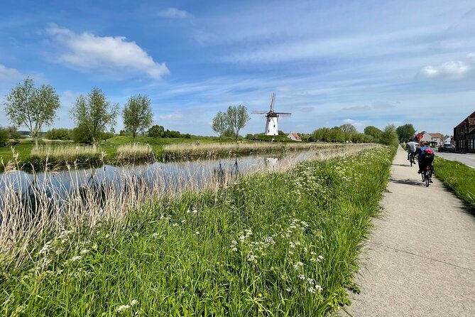 Private Bruges Countryside Cycling Tour to Damme with Guided Walk - Why leave Bruges by bicycle?