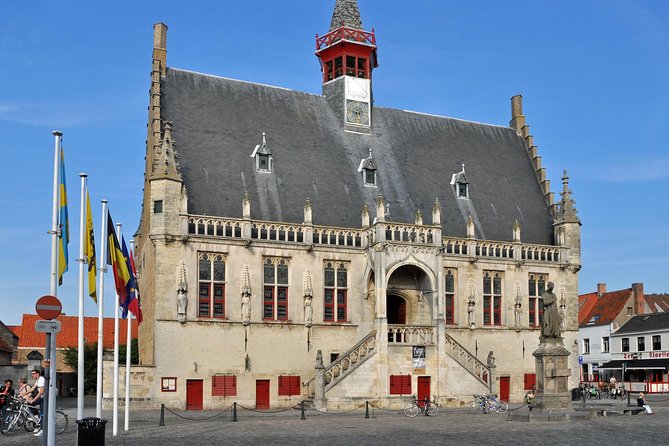 Private Bruges Countryside Cycling Tour to Damme with Guided Walk - Following the canal toward Damme