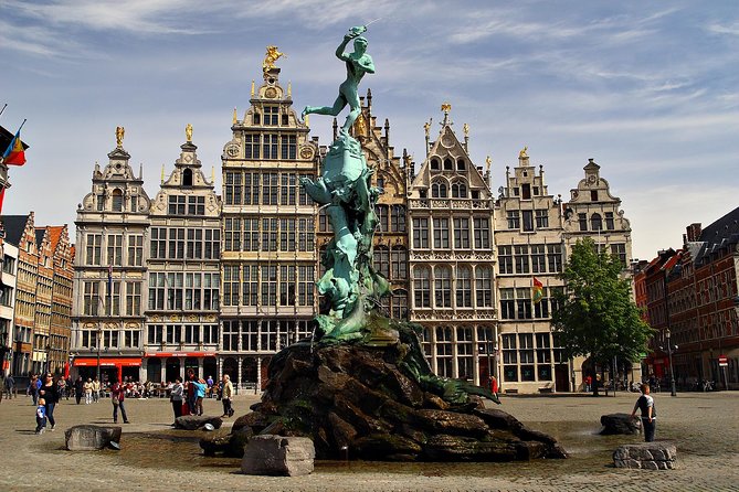Private Historical Tour: Legends of Antwerp - Het Steen and the giant at Antwerp’s oldest building