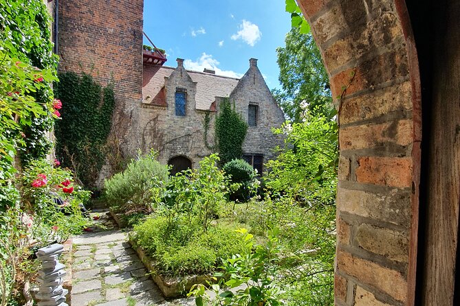 Private tour: From your hotel + see the Madonna of Michelangelo - What the private format adds