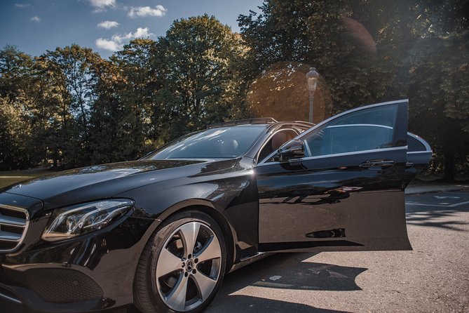 Private transfer from BRU Airport to Brussels city with luxury limousine 3 pax - Key points to know before booking