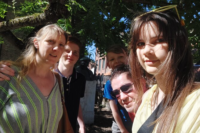 Romantic Bruges: Love Between the Canals Exploration Game - Stoofstraat, beer, and the Beguinage