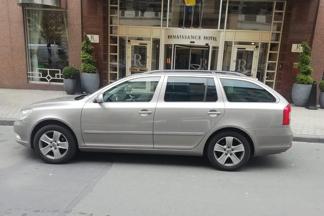 Standard vehicle from Charleroi airport to city of Brussels - Finding the driver at Terminal 1
