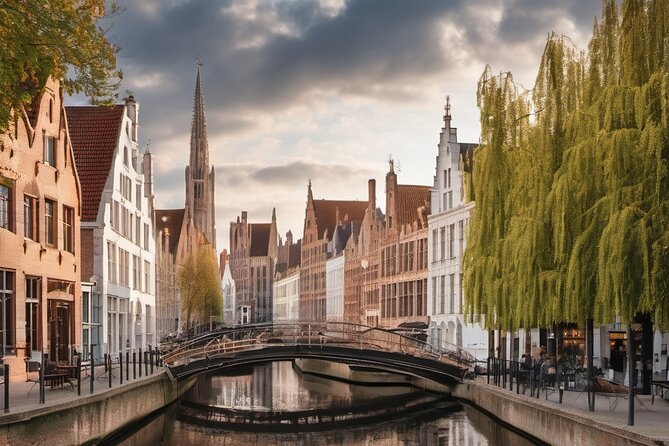 Stress-Free Bruges for Cruise Passengers with opt. Canal Cruise - The postcard view beside the water