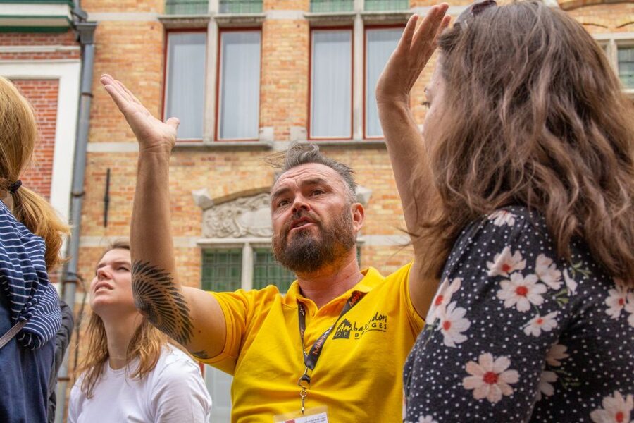 💛 Tell Me About Bruges 🏰 1000 Years of Stories by Locals ⭐ - Why Bruges makes such a good walking story