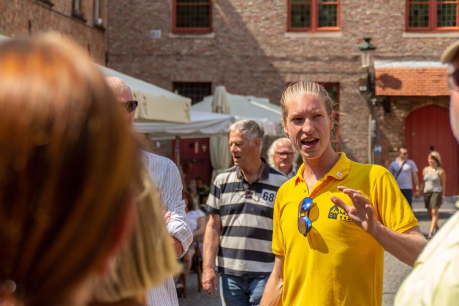💛 Tell Me About Bruges 🏰 1000 Years of Stories by Locals ⭐ - Burg Square and the city’s political heart