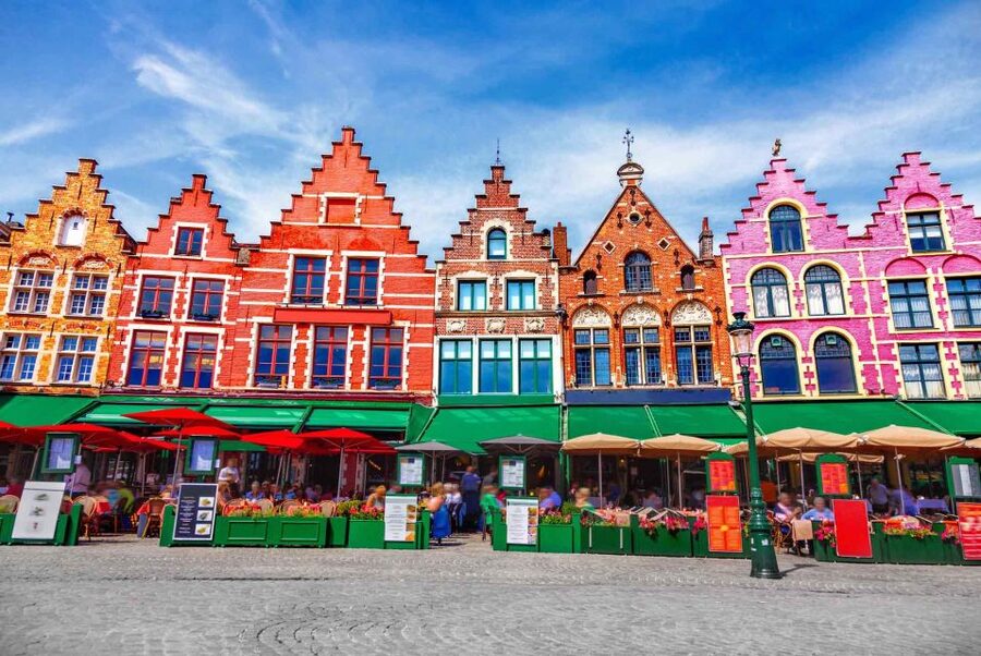 Visit of Bruges in 1 day private tour from Paris - Language, pickup, and day-to-day practicalities